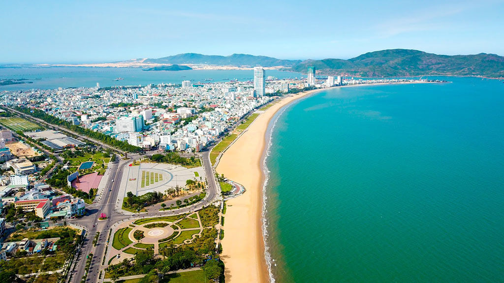 Thành phố Quy Nhơn nhìn từ trên cao