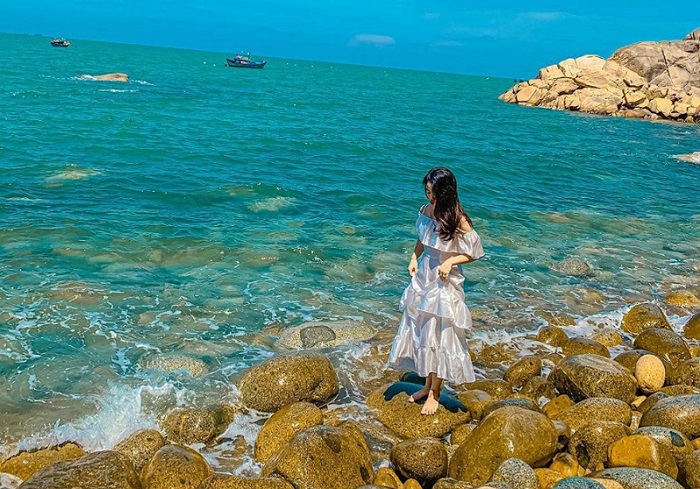 Bãi Trứng nằm trong khu du lịch Ghềnh Ráng, Quy Nhơn