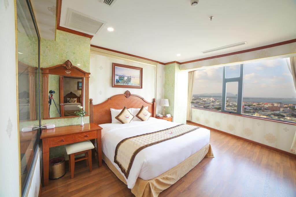 khách sạn 4 sao Quy Nhơn