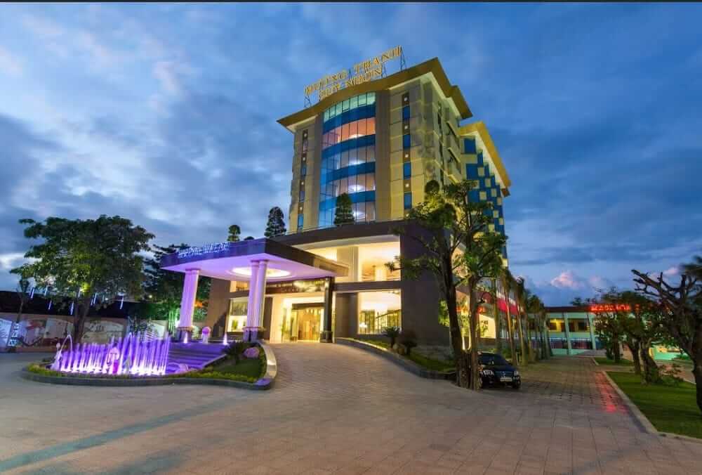 khách sạn 4 sao Quy Nhơn